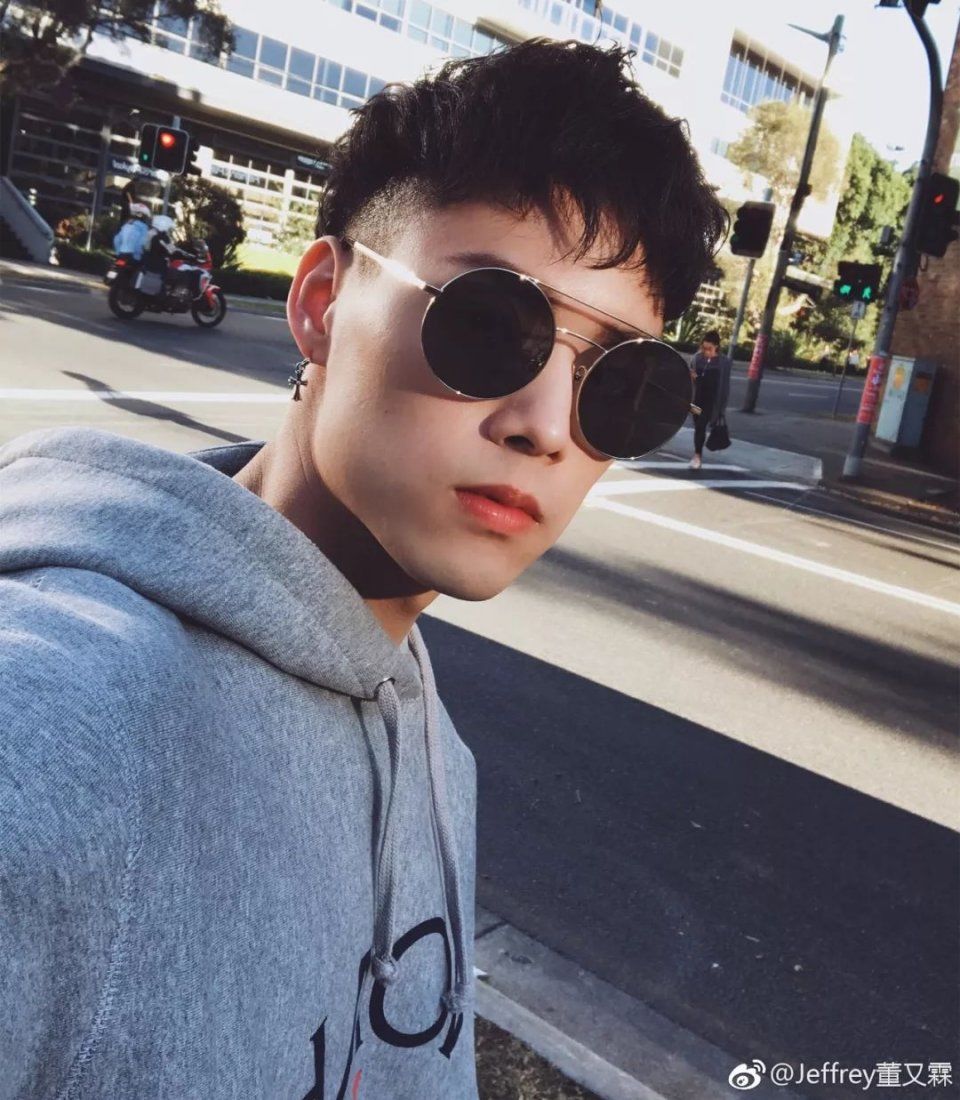 一个人去巴黎的董又霖，保持少年感的秘诀是什么?