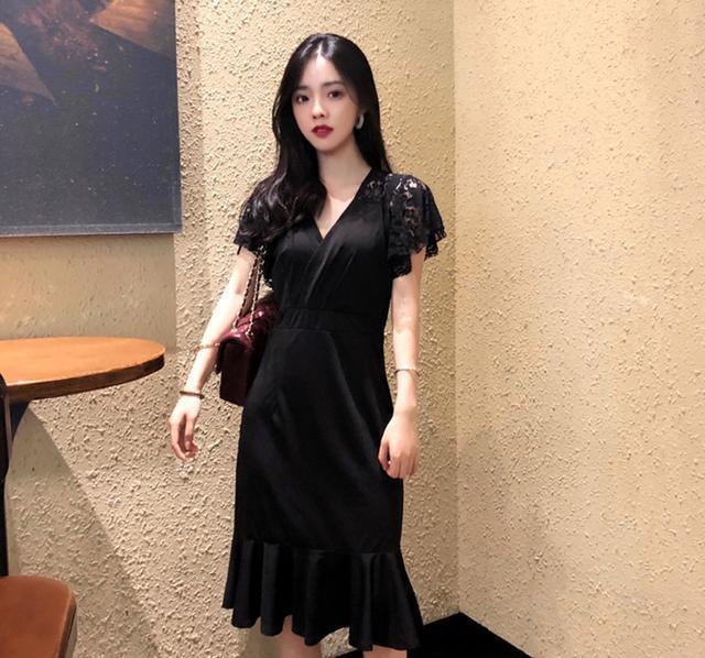 小黑裙随意一款，轻奢聚会的必然吸睛，美而不俗才是经典!