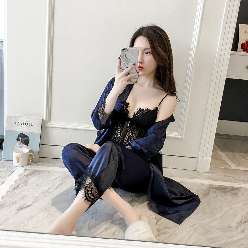 看了下图才知道有种女人味叫:藏不住的性感妩媚