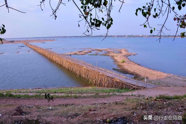 全球最长手工桥：每年3月建9月拆，一天能收200万过桥费