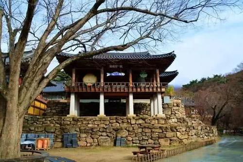 韩国文化：韩国人为什么这么喜欢坐地上？