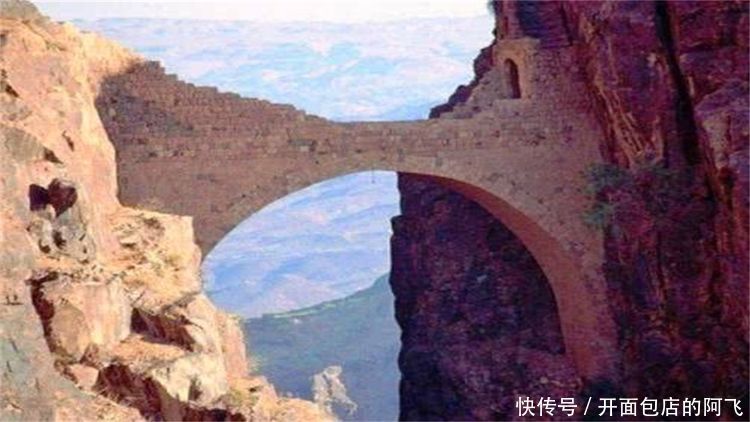 全球最神秘的桥,没有一根支柱屹立400年,无人知晓是如何建成