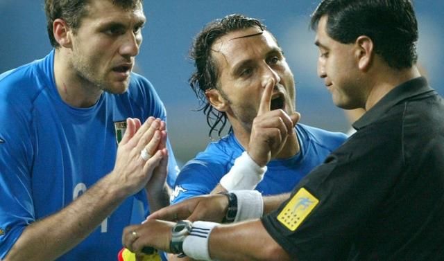 韩国队美丽出局,日本队丑陋晋级?球迷:2002也