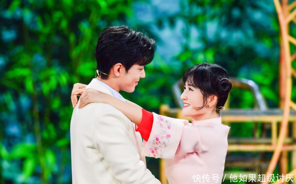 肖战与谢娜春晚尴尬