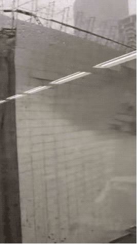 日本末日台风这一幕看哭国人,她不完美,可我爱她