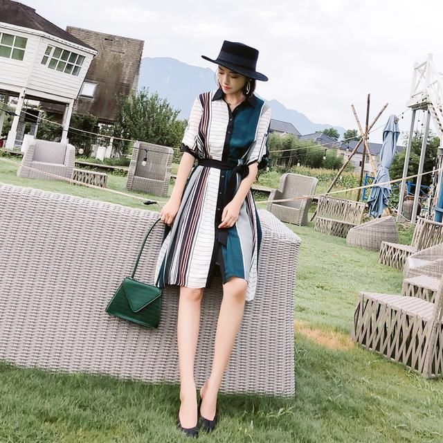 女人不管有没有钱，别在穿牛仔裤了！瞧瞧这秋裙，换上美到骨子里