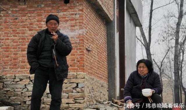  「老农」农村户口迁出后，留下的房屋和宅基地属于谁？听听淳朴