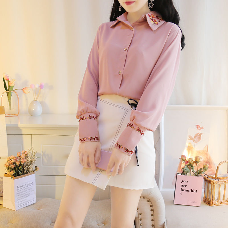 老婆个不高，但是特别会穿衣，穿小香风套装，没人相信她一米五