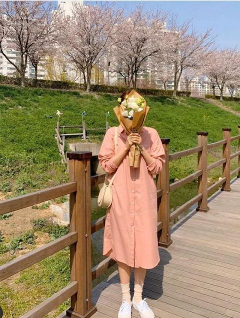  『不错的选』扔掉高跟鞋，“连衣裙+运动鞋” 才是今夏洋气穿搭