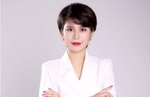 【中年】40岁怎么了? 中年女士剪短发,再也不当黄脸婆