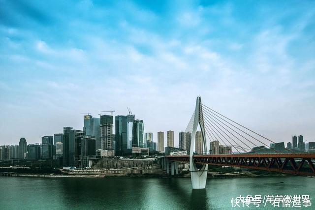 我国在修建一条快铁, 贯通重庆、湖南、江西、福建, 有你家乡吗