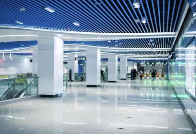  [地铁]中国最晚开通地铁的省会城市，乘客稀少，经常空车而行