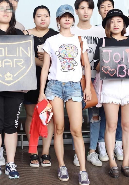 当23岁吴宣仪撞上38岁蔡依林，才知道身材与气质哪个更重要！