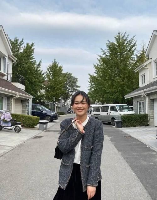  『身材』身材被“群嘲”半年后，马思纯近照终于暴瘦，穿破洞裤少女坐美翻了