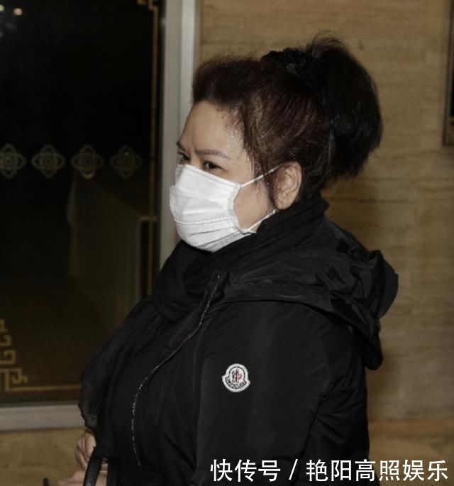 「儿子」霍英东前儿媳洪国华设灵儿子亲自打理后事,邓兆尊黄夏蕙现身致哀