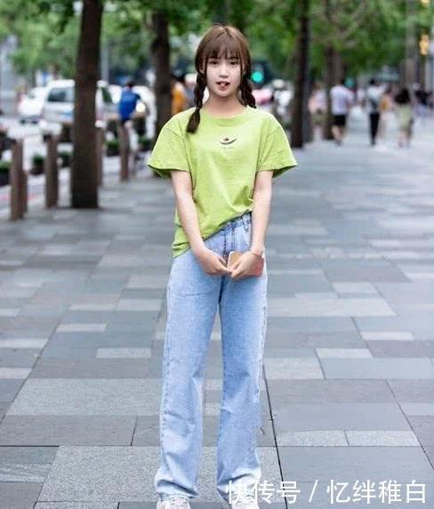  【美女】街拍美女：美丽优雅的紧身裙小姐姐，展现修长的玲珑腿型！