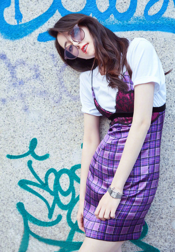 迪丽热巴:这美腿也是够逆天的