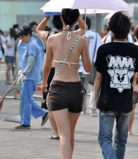 街拍美女，第二位很吸睛，尤其是最后一位让人移不开眼