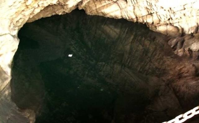  「世界」中国最小的湖泊，只有15平方米，远近闻名，还获得世界