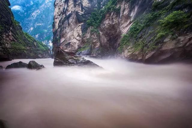 再过一个月，国内这处桃花盛景就要藏不住啦！囊括高原最美雪山！