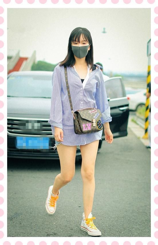 看了娄艺潇的腿，男人都要怀疑人生，网友：96斤全长腿上了吧？