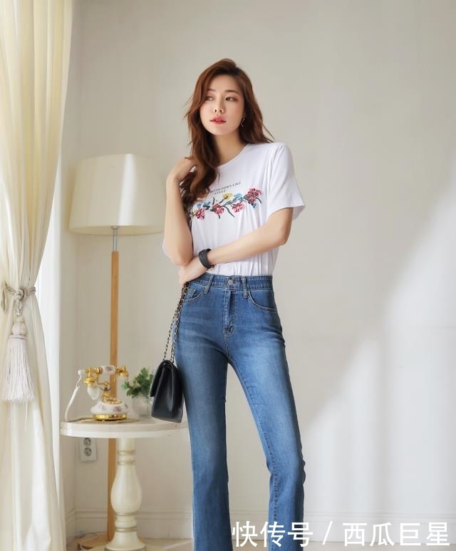  『展现』韩版修身牛仔裤穿出气质魅力，展现一个清新时尚的自己
