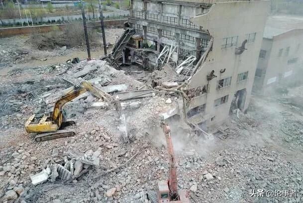  工业园：深圳某工业园搬走，曾经的厂房成了废墟，以后会建成什