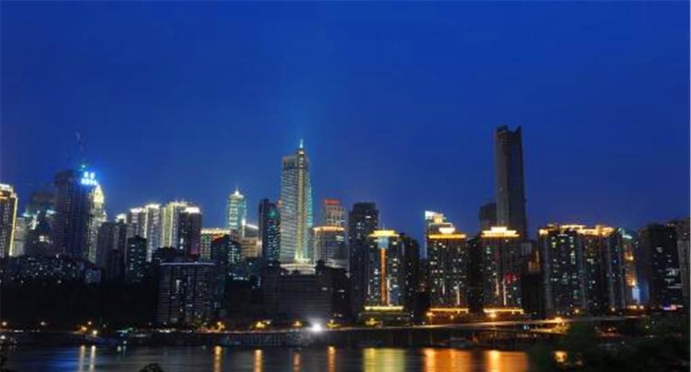  #唯一#西北唯一特大级城市，只考虑主城九区的话，GDP在全国排名如何？