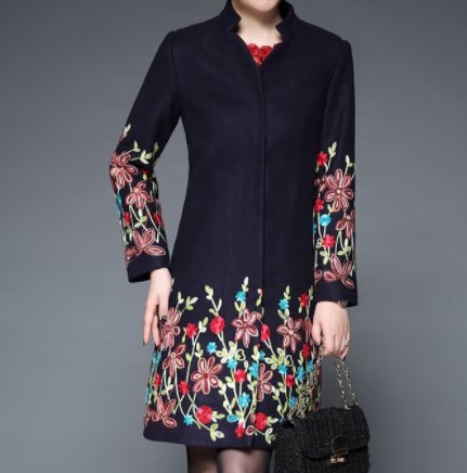 别再皮衣了，今年流行呢大衣+弹力靴，保暖显瘦，女人味满分