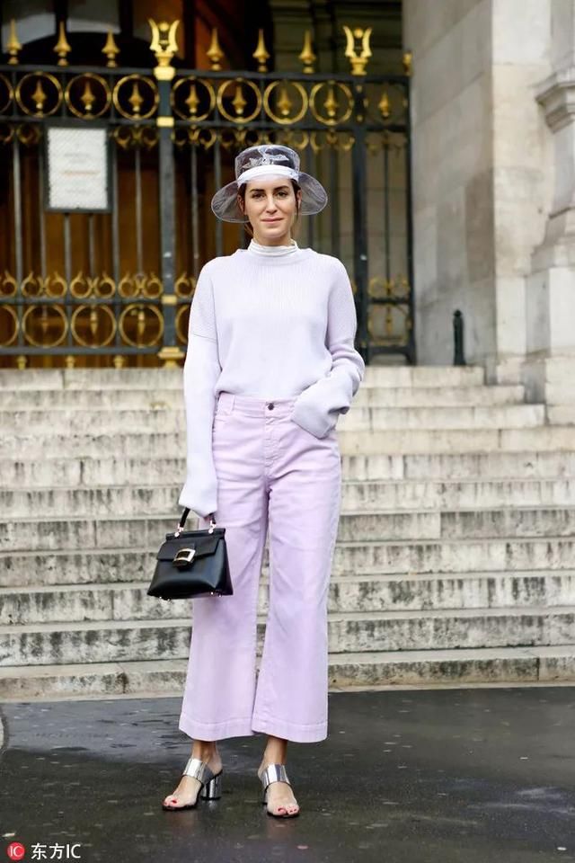 巧穿搭|吴宣仪这双凉鞋还可以，显腿长