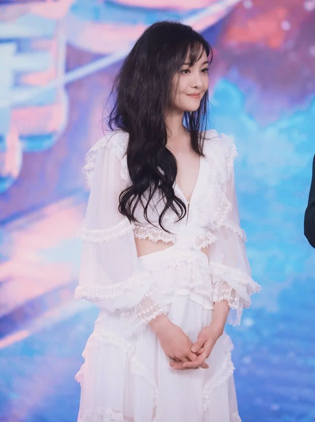 『精心』郑爽精心打扮到底有多美?当她穿上仙女裙时:终于信了张恒的眼光