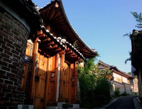 韩国最“繁华”的3大景点,明洞购物天堂,另外2个让人赞叹不已!