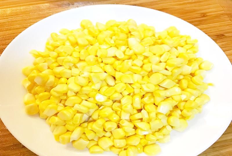 『钓友』每到钓鲤鱼草鱼季节,我都用这款自制玉米粒饵料,从未光头过