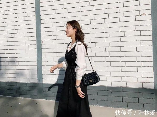 『白鞋』穿什么小白鞋今年“鞋王”是它,搭裙子、裤子超时髦,还不累脚