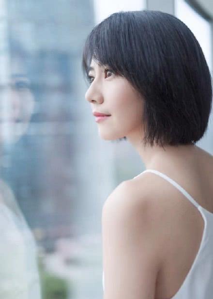 高圆圆剪短发惊艳众人，重回颜值巅峰，网友：39岁像19岁