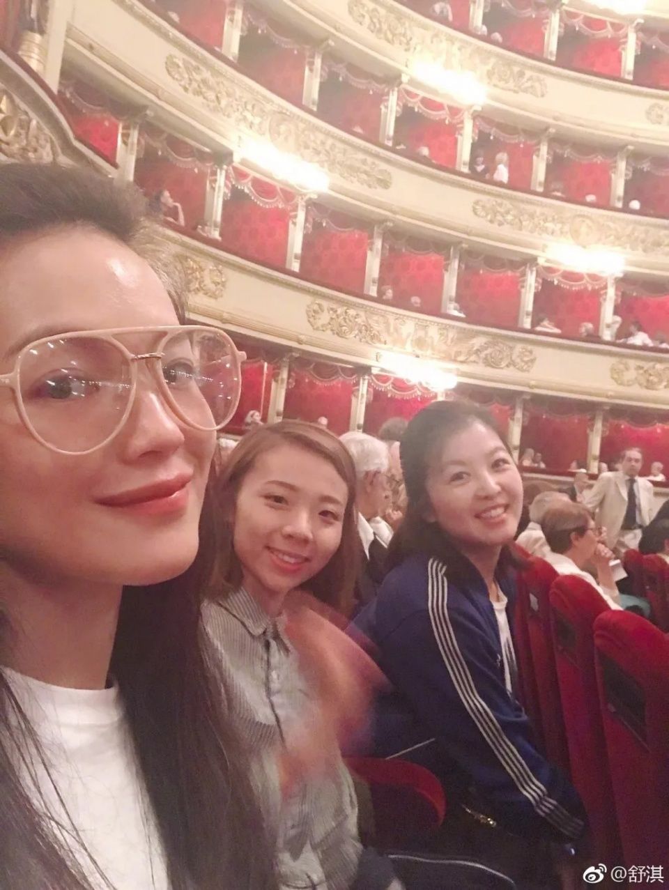 全脸过敏快认不出?40多岁的她素颜为何依旧能打!