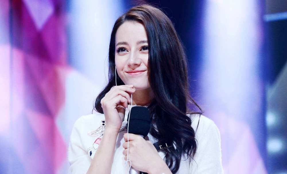 『迪丽』出道即是巅峰，迪丽热巴凭什么一直这么红？