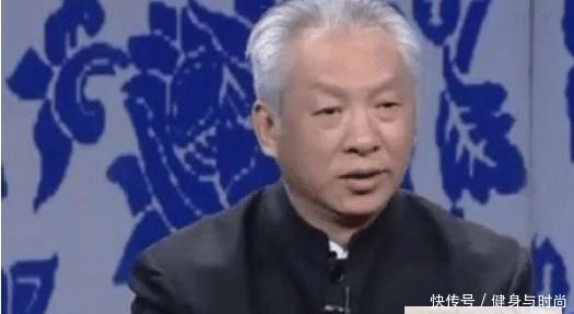 老农拿一根“玉米棒”鉴宝，引全场观众哈哈大笑，专家：无知！