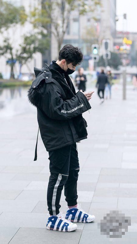  [街头时尚]街头时尚的小美女，超短裙，紧身裤，高跟鞋，美艳动人