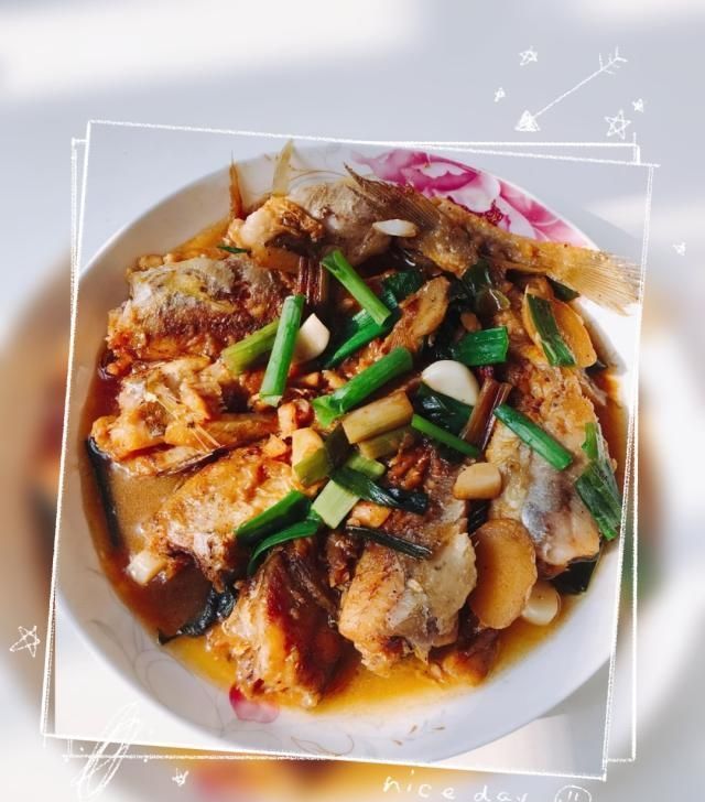  黄花鱼：这才是黄花鱼最好吃的家常做法，鲜嫩无腥味，比吃肉还解馋
