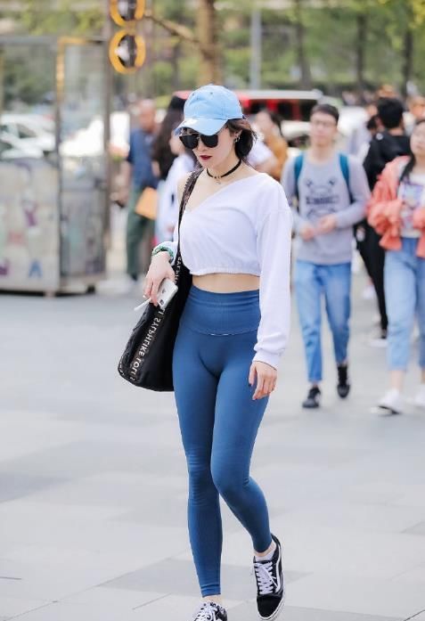  漂亮|潮流小姐姐美艳绝世，气质爆棚，清爽又漂亮！