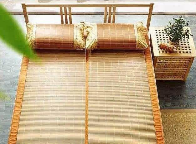 \＂i0\＂: \＂http://p7.qhimg.com/t016dcb52954338720c.jpg?size=450x424\＂}＂凉席一年没洗螨虫、细菌真多，掌握这诀窍，几分钟洗干净还能除螨