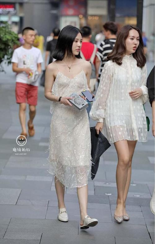 路人街拍, “睡衣”出门, 好看任性