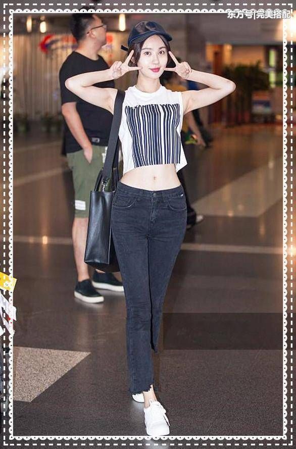 当刘亦菲和李菲儿同穿一件T恤衫，网友:再也找不到不减肥理由了