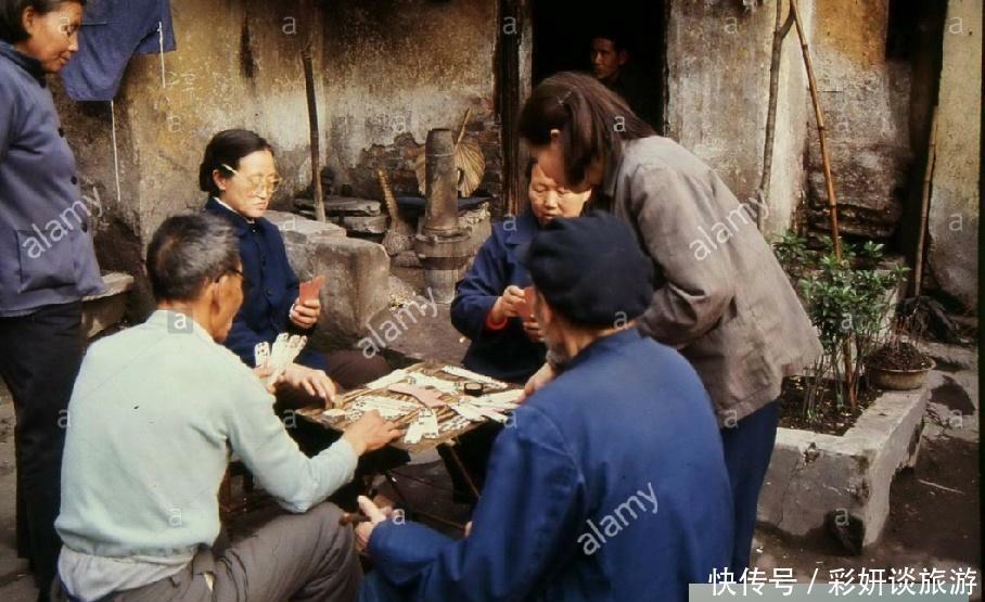  胡子■山是一座城 城是一座山1985年的山城重庆