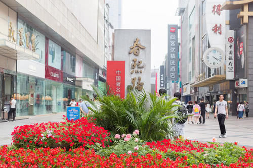 中国最宜居的旅游城市，有吃有玩，夏无酷暑，冬无严寒，连老外都