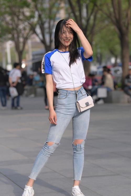 『小姐姐』牛仔裤个性百搭不挑身材,破洞帮打造靓丽造型,休闲提气质!