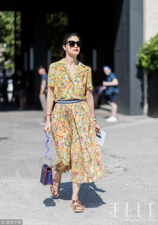 夏天的花裙子可以穿多美？看完想入！