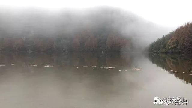 大雪过后的汉中龙池特别适合汉服摄影，不信你看