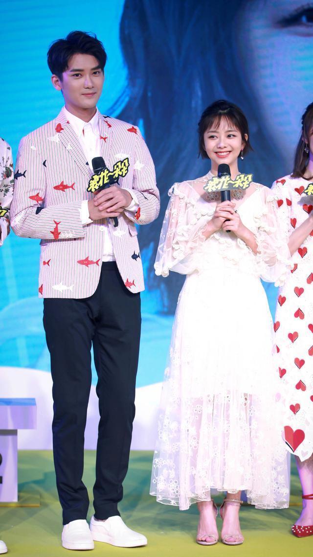 谭松韵和范冰冰撞衫，满屏尽尴尬，明明年轻8岁却输到痛心！